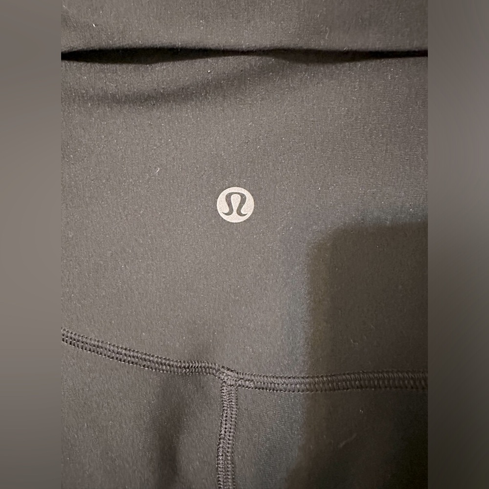 🏃🏻‍♀️RARE🏃🏻‍♀️LULULEMON Mapped Out High-Rise Tight 28" Black/Black Leggings - Picture 10 of 13